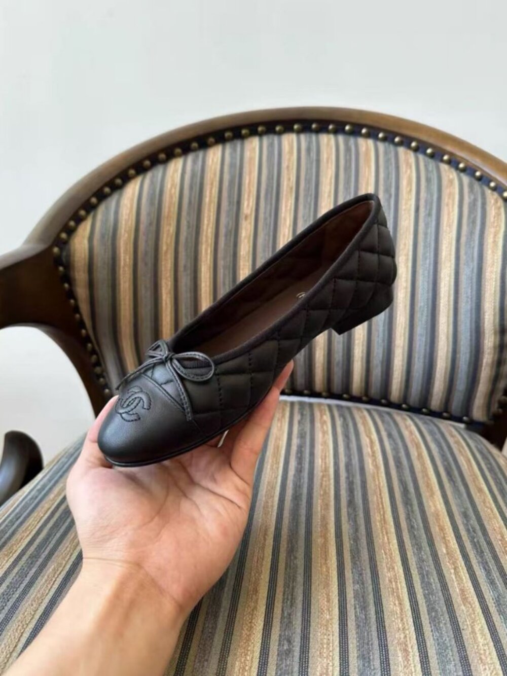 CHANEL Black Quilted Bow Interlocking CC Ballet Flats - Picture 3 of 8